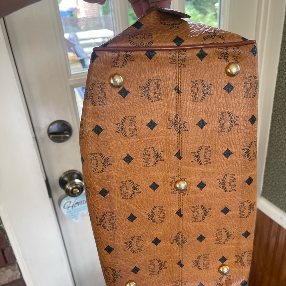 🔥
MCM
Logo 🔥Leather 🔥Printed 🔥Handle 🔥Bag🔥 - Picture 4 of 9